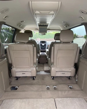 Chrysler Town &amp; Country cena 57000 przebieg: 136457, rok produkcji 2014 z Głogów małe 56